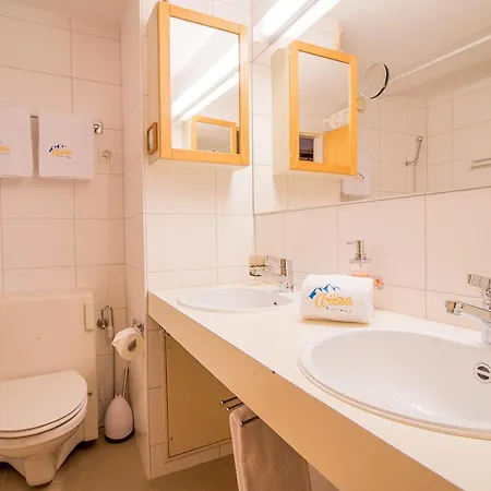 Rothornblick 41 By דירה